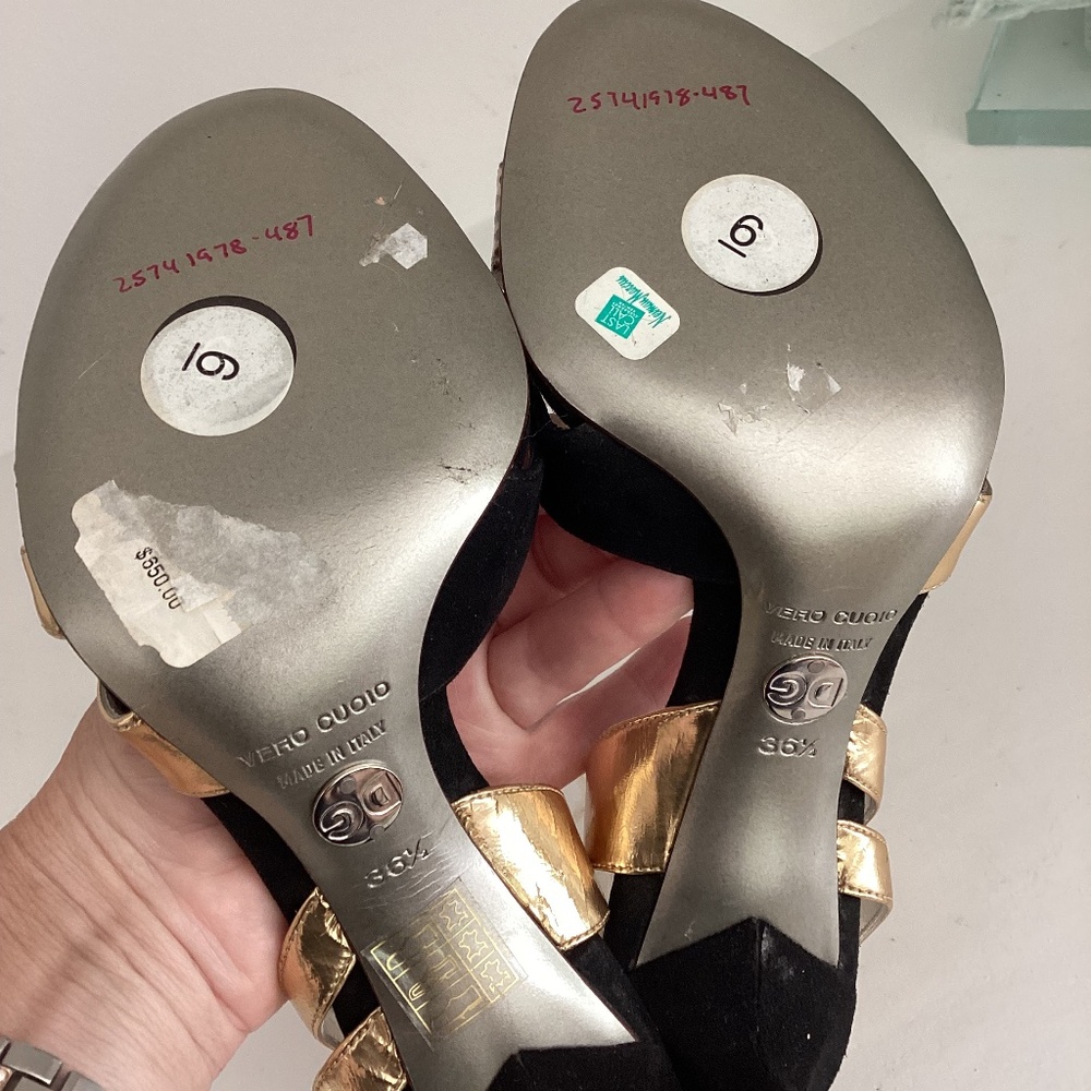 REDUCED DOLCE AND GABBANA BLACK AND GOLD SUEDE & LEATHER HEELS SANDALS 36.5 US 6 - Picture 8 of 10